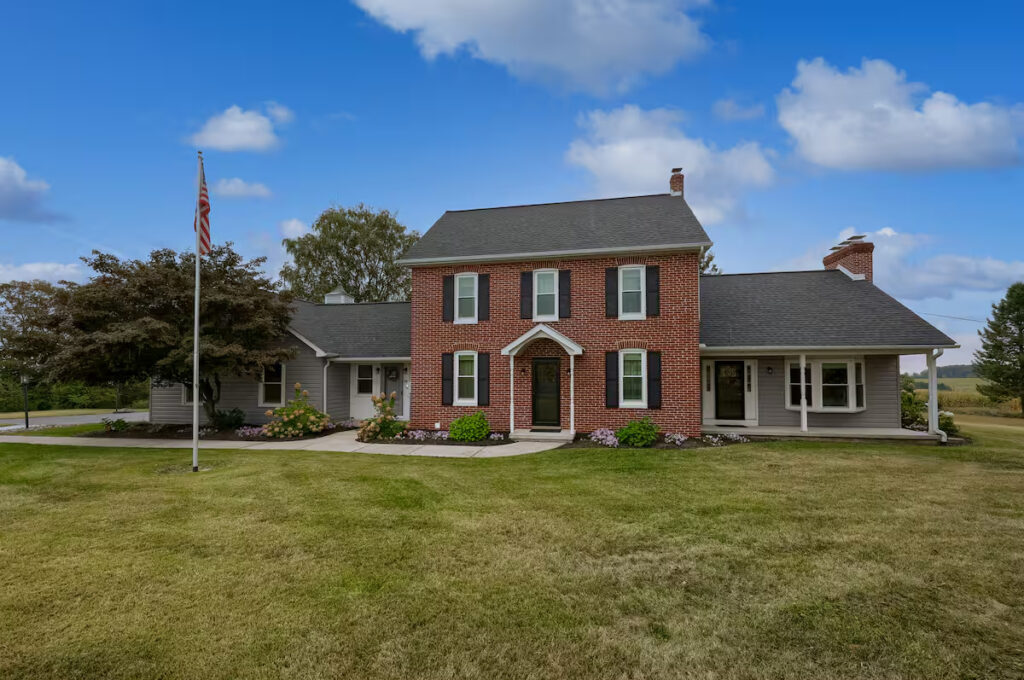 Blue Ribbon Homestead Airbnb Gettysburg PA front